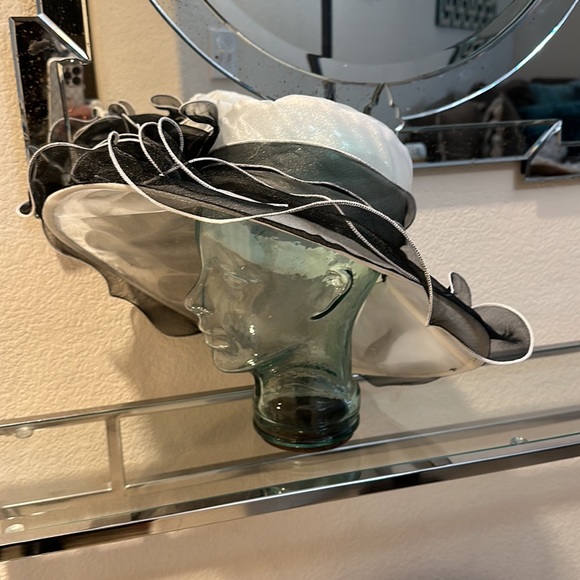 Beautiful Church Sunday Holiday Hat By Forbusite - Picture 5 of 13